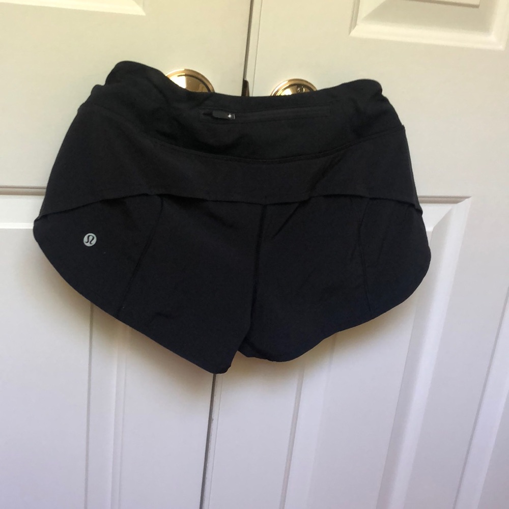 black lululemon running shorts